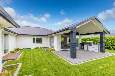 Photo of property in 18 Lilac Close, Cambridge, 3434