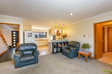 Photo of property in 10 Pyatt Place, Redwood, Christchurch, 8051