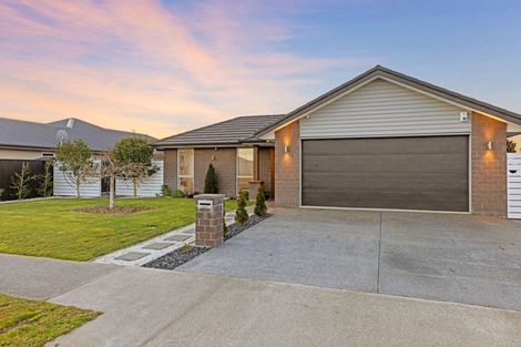 Photo of property in 28 Beachvale Drive, Kaiapoi, 7630
