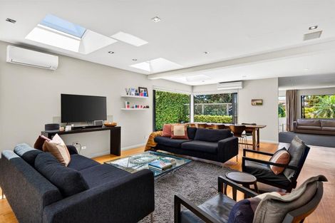 Photo of property in 11 Audrey Road, Takapuna, Auckland, 0620