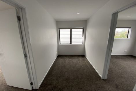 Photo of property in 1 Nagra Lane, Papakura, 2110