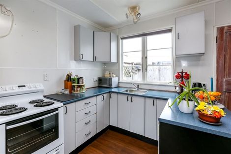 Photo of property in 2 Karamu Street, Strandon, New Plymouth, 4312