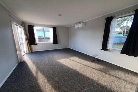 Photo of property in 575 Swanson Road, Ranui, Auckland, 0612
