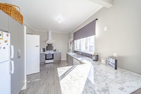 Photo of property in 10 Bibby Street, Waipawa, 4210