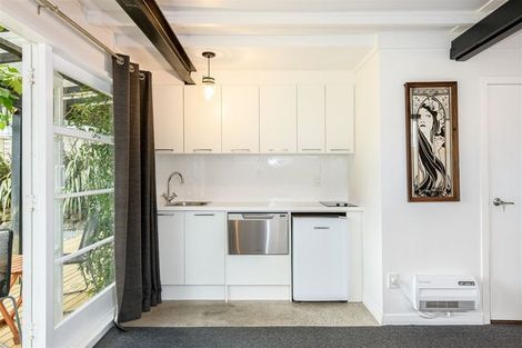 Photo of property in 5 Surat Place, Glen Eden, Auckland, 0602