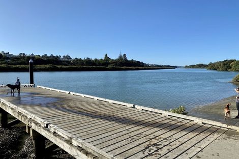 Photo of property in 2c Matipo Road, Te Atatu Peninsula, Auckland, 0610