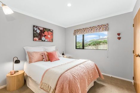 Photo of property in 3 Gybe Place, Whitby, Porirua, 5024