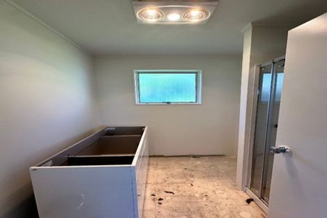 Photo of property in 4 Garton Drive, Massey, Auckland, 0614