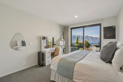Photo of property in 54c Wynyard Crescent, Fernhill, Queenstown, 9300