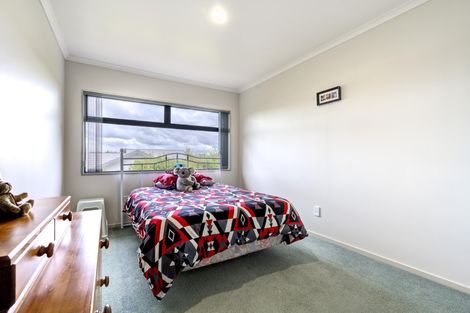 Photo of property in 22 Hollinger Place, Nawton, Hamilton, 3200