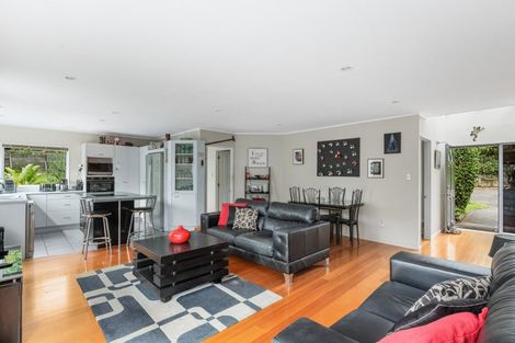 Photo of property in 37 Vista Motu, Red Beach, 0932