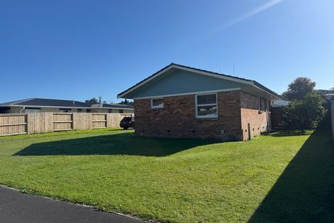 Photo of property in 74 Bremworth Avenue, Dinsdale, Hamilton, 3204