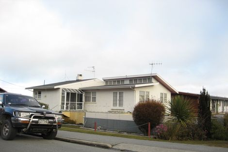 Photo of property in 4 Hallenstein Street, Queenstown, 9300