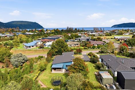 Photo of property in 92 Lisland Drive, Kinloch, Taupo, 3377