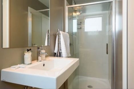 Photo of property in 43 Tiketike Way, Brooklyn, Wellington, 6021