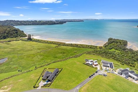 Photo of property in 1 Takahuri Place, Okura Bush, Silverdale, 0794