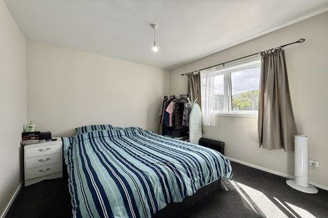 Photo of property in 9b Raymond Terrace, Northcote, Auckland, 0627