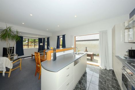 Photo of property in 112 Memorial Avenue, Burnside, Christchurch, 8053