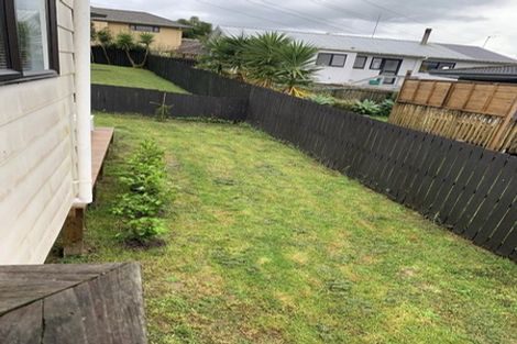 Photo of property in 5 Frosses Place, Massey, Auckland, 0614