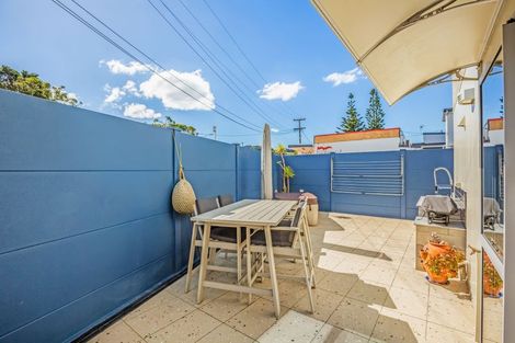 Photo of property in 5 Beach Road, Plimmerton, Porirua, 5026