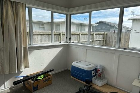 Photo of property in 5 Strange Street, Waitara, 4320