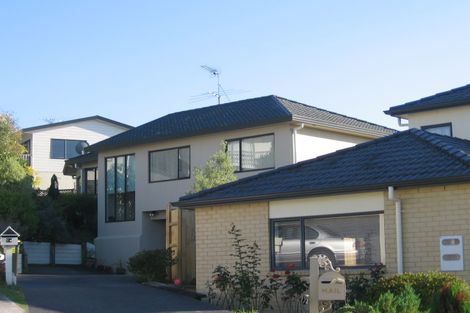 Photo of property in 1/7 Mossop Rise, Glenfield, Auckland, 0629