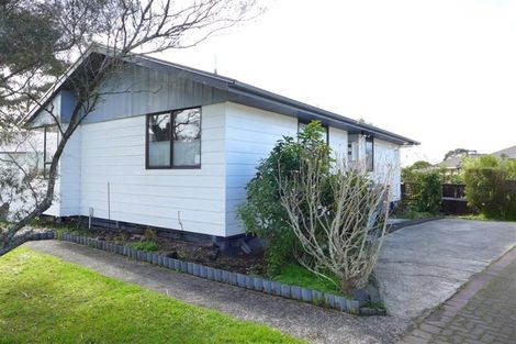 Photo of property in 18 Glen Close, Glen Eden, Auckland, 0602