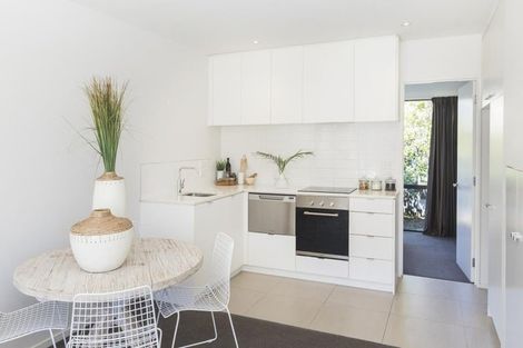 Photo of property in 8/20 North Avon Road, Richmond, Christchurch, 8013