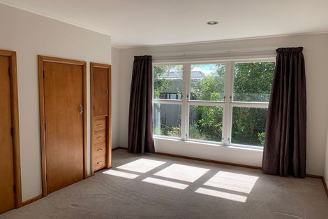 Photo of property in 8 Speedy Crescent, Hillcrest, Auckland, 0627