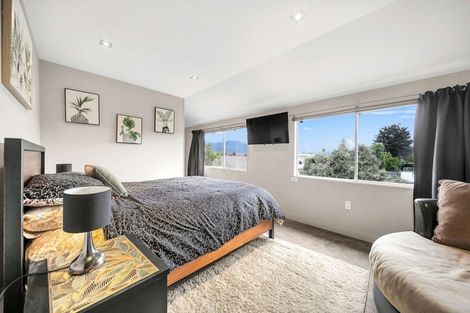 Photo of property in 10 Pompolona Street, Te Anau, 9600