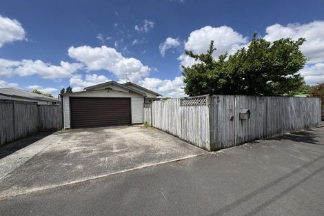 Photo of property in 16 Braid Road, St Andrews, Hamilton, 3200