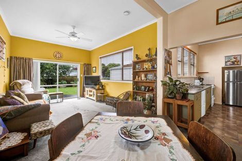 Photo of property in 10 Morrissey Street, Hawera, 4610