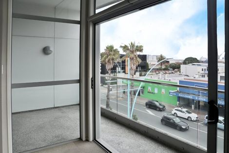 Photo of property in 302/277 Maunganui Road, Mount Maunganui, 3116