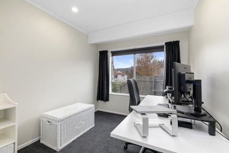 Photo of property in 17 Memphis Grove, Totara Park, Upper Hutt, 5018