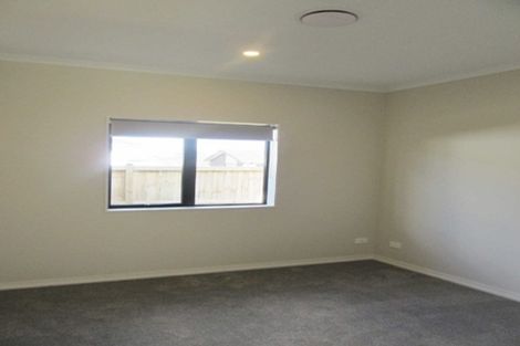 Photo of property in 10 Brumbie Way, Karaka, Papakura, 2113