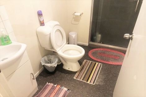 Photo of property in 194 Don Buck Road, Massey, Auckland, 0614