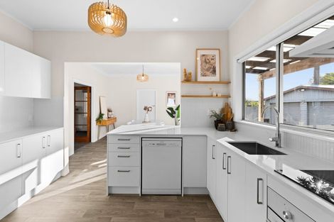 Photo of property in 37 Sanders Avenue, Marewa, Napier, 4110