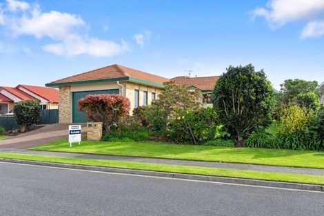 Photo of property in 122 Russley Drive, Mount Maunganui, 3116
