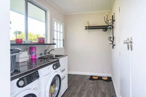 Photo of property in 17 Anaru Place, Awapuni, Palmerston North, 4412