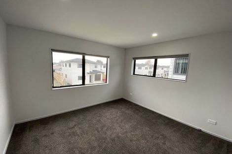 Photo of property in 1 Nagra Lane, Papakura, 2110