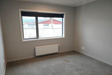 Photo of property in 5 Henrietta Maxwell Grove, Wainuiomata, Lower Hutt, 5014