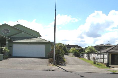 Photo of property in 48 Whiting Grove, West Harbour, Auckland, 0618