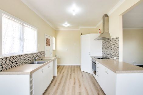 Photo of property in 100 Guppy Road, Taradale, Napier, 4112