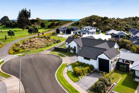 Photo of property in 6 Pebble Beach Court, Waiwhakaiho, New Plymouth, 4312