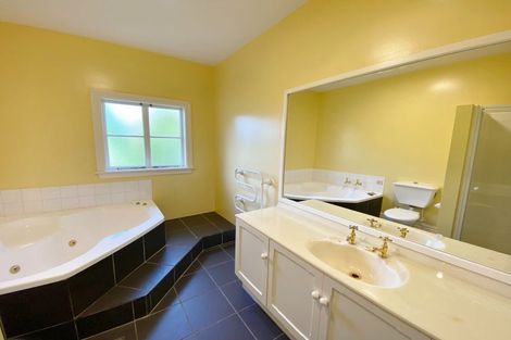 Photo of property in 163 Gardiners Road, Harewood, Christchurch, 8051