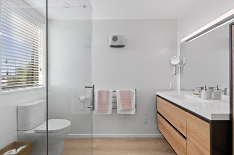 Photo of property in 2 Te Wairewa Street, Pegasus, 7612