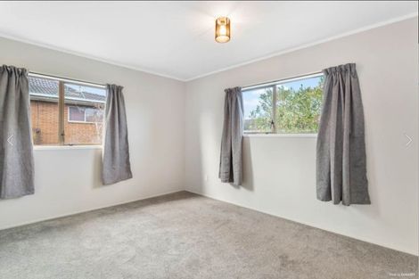 Photo of property in 2/72 Onewa Road, Northcote Point, Auckland, 0627