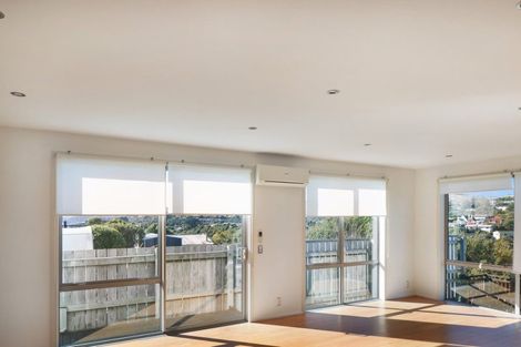 Photo of property in 48a Bassett Road, Johnsonville, Wellington, 6037