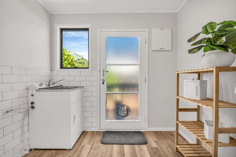 Photo of property in 7 Panzic Place, Glen Eden, Auckland, 0602