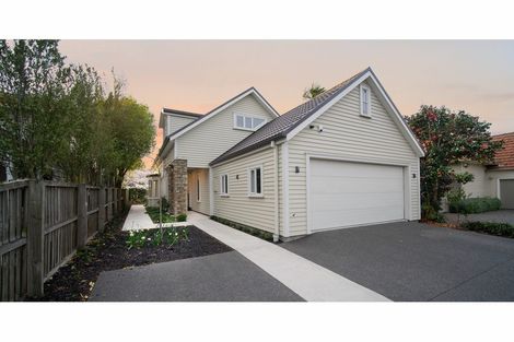 Photo of property in 17 Innes Road, St Albans, Christchurch, 8052